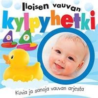 Iloisen vauvan kylpyhetki